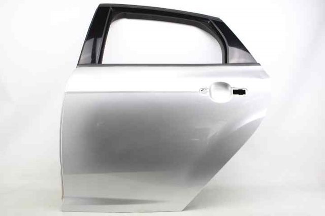 Puerta trasera izquierda Ford Focus III CB8 segundo mano