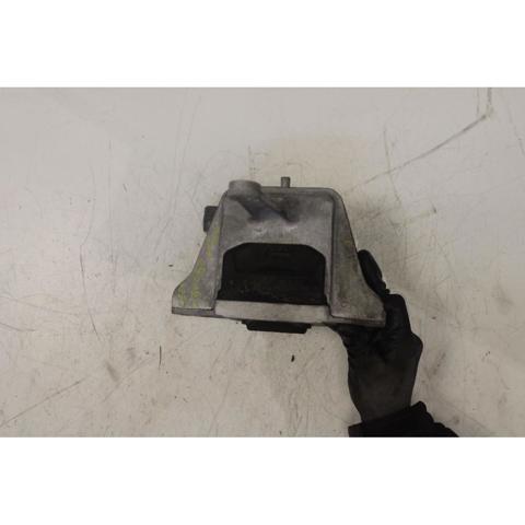 21810J7200 Soporte de motor derecho  disponible Utrera