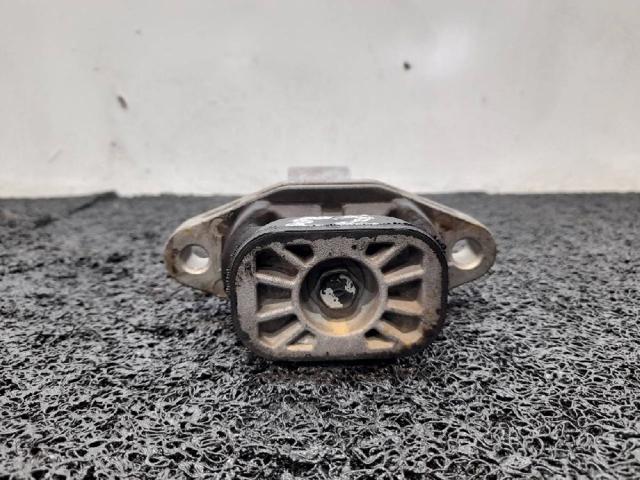 21950A5100 Soporte delantero del motor  disponible Utrera