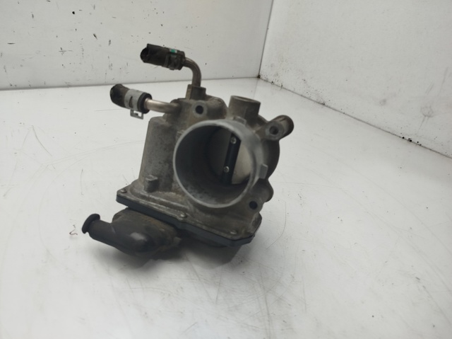 2203047010 TOYOTA Cuerpo de mariposa comprar Madrid