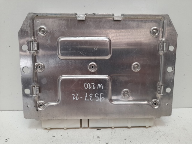 2205450532 MERCEDES Módulo de suspensión neumática  en stock Huelva