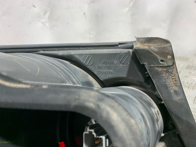 22061971 MAZDA Piloto trasero exterior derecho  en stock Huelva