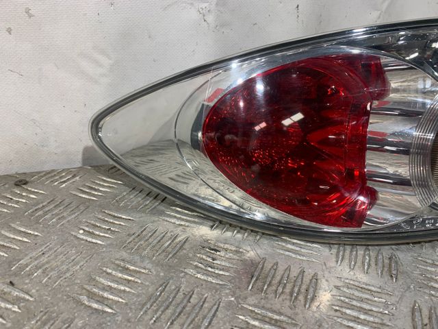 22061971 MAZDA Piloto trasero exterior derecho  comprar en Jaén