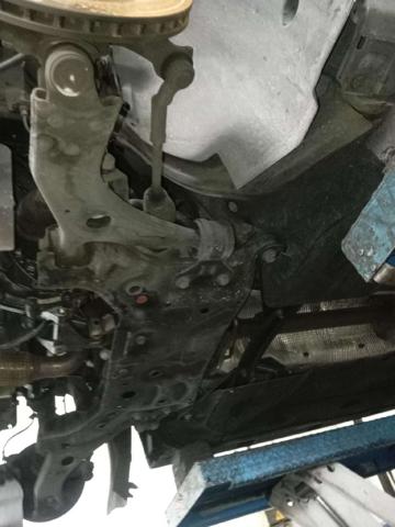 FORD 2207173 Subchasis delantero soporte motor delantero  en stock Terrassa