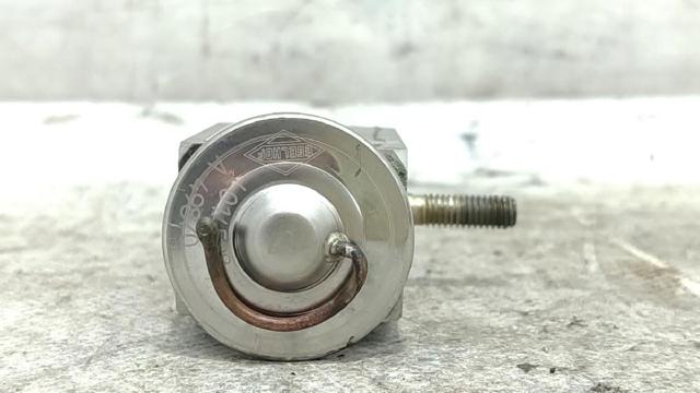 MERCEDES 2208300384 Válvula TRV del aire acondicionado  disponible Lugo