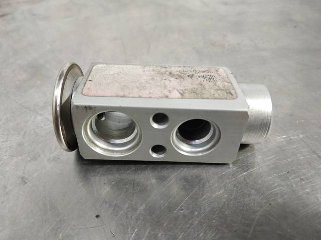 MERCEDES 2208300384 Válvula TRV del aire acondicionado  en stock Salamanca
