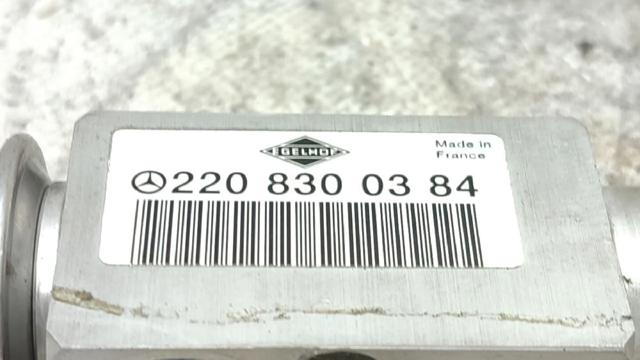 2208300384 MERCEDES Válvula TRV del aire acondicionado  disponible Alicante