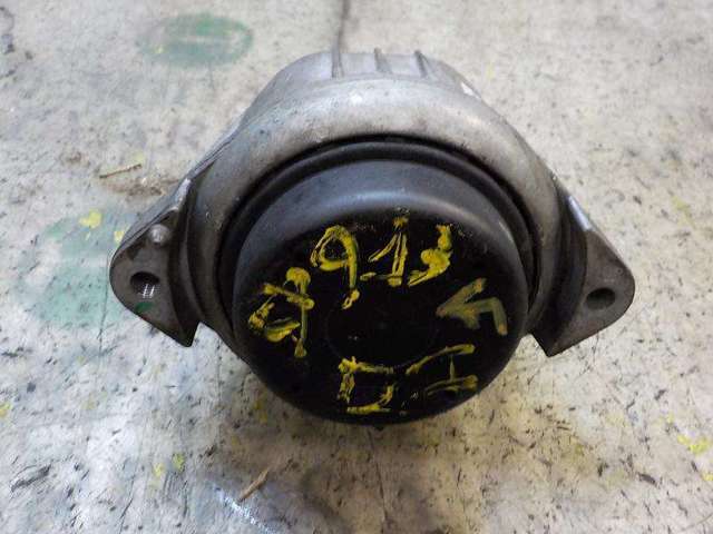 22116768799 Soporte izquierdo del motor  en stock Castellón