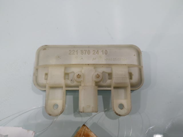 2218702410 MERCEDES Botón de accionamiento del cierre de la tapa del maletero (puerta trasera 3/5)  disponible Vigo