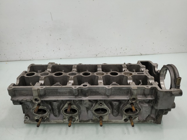 Precio del repuesto Culata de motor 3 sedán