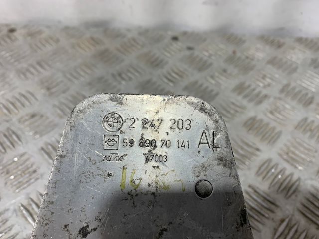BMW 2247203 Radiador de aceite debajo del filtro  en stock Terrassa
