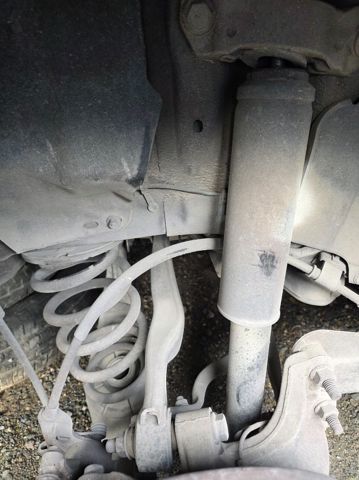 Soporte del amortiguador trasero derecho 22834080 OPEL