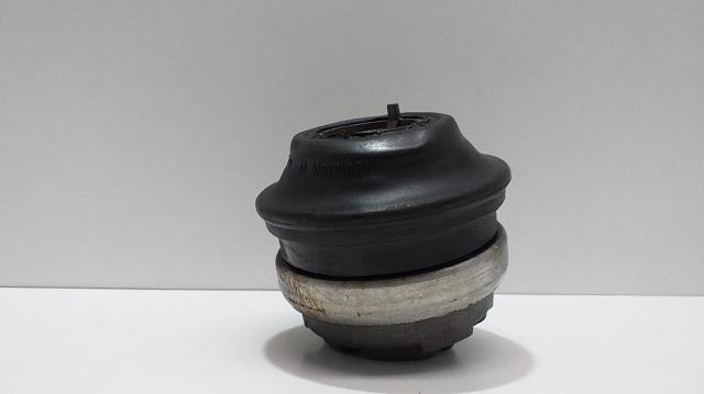 Taco de motor delantero 2302400017 MERCEDES