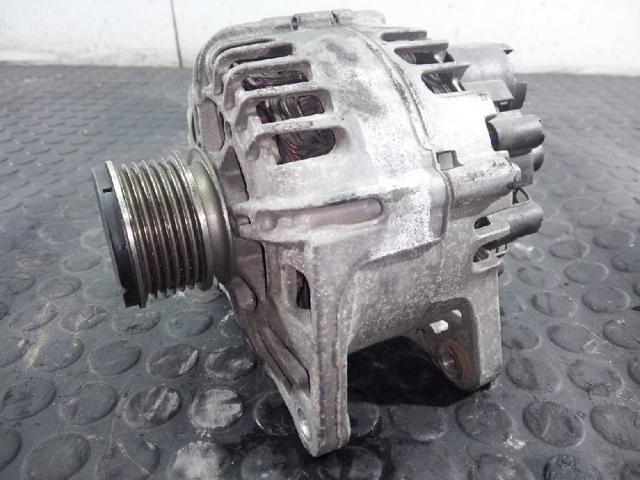 RENAULT 231001318R Alternador  en stock Terrassa