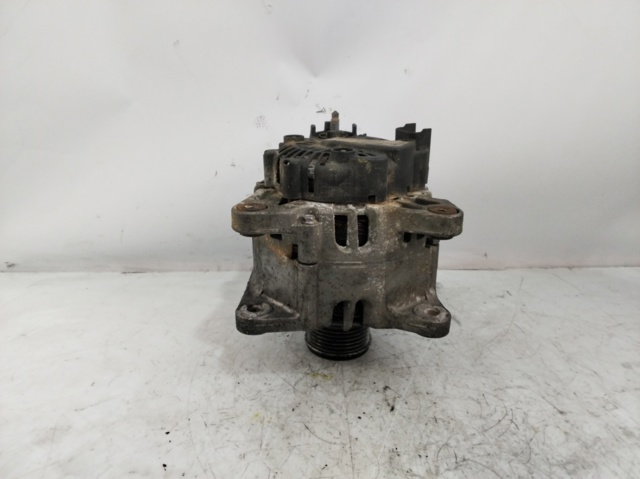 RENAULT 231001318R Alternador  en stock Valencia