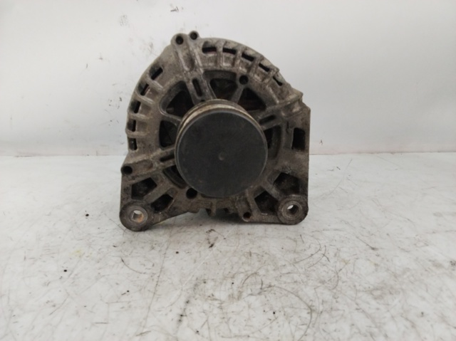 RENAULT 231001318R Alternador  disponible España