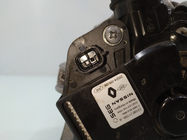 RENAULT 231002175R Alternador  en stock Salamanca