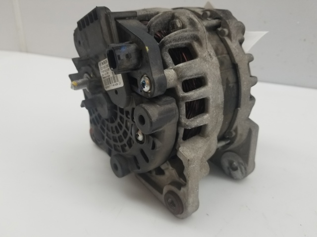 RENAULT 231002854R Alternador  en stock Valencia