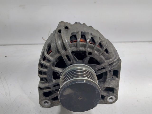 RENAULT 231003831R Alternador  comprar en Albacete