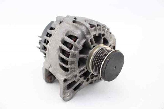 Generador 231004115R RENAULT