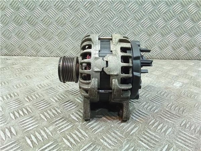RENAULT 231005933R Alternador  en stock Terrassa