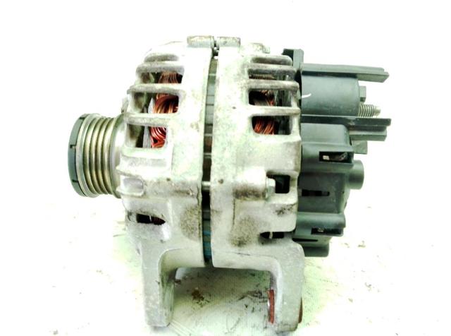 RENAULT 231007582R Alternador  comprar en Albacete