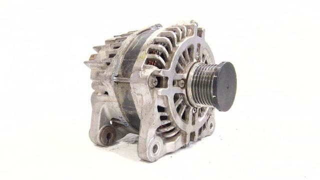RENAULT 231008137R Alternador  en stock Terrassa