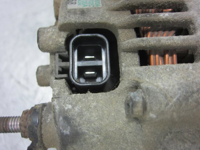 23100DB00A Alternador  disponible Utrera