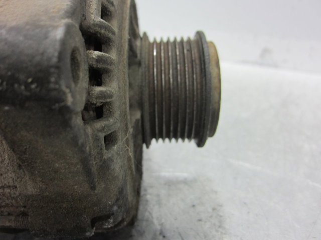 RENAULT 23100DB00A Alternador  en stock Valencia