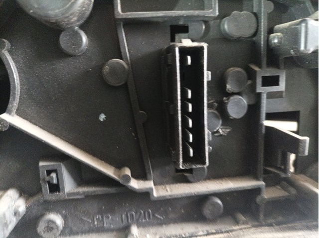 2321D PEUGEOT Piloto trasero derecho  en stock Gandía