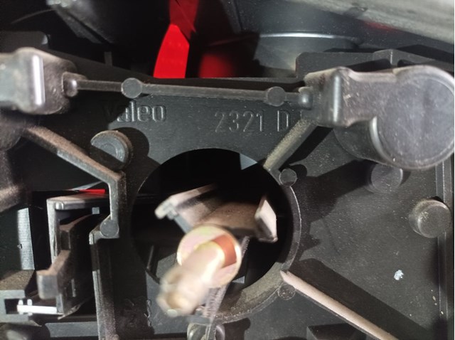 2321D PEUGEOT Piloto trasero derecho  en stock Córdoba