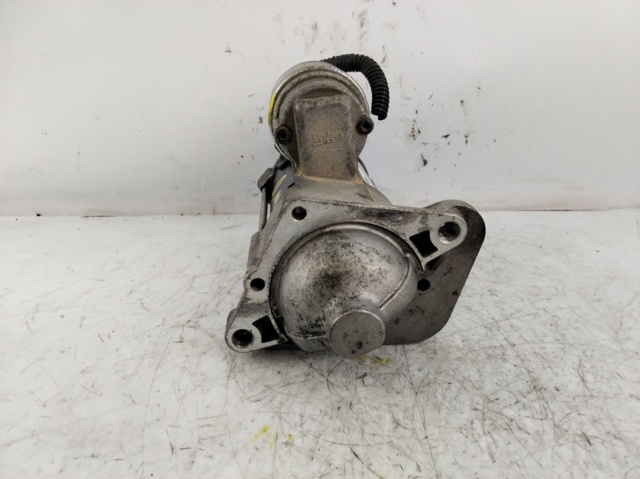 RENAULT 233007689R Motor de arranque  disponible España