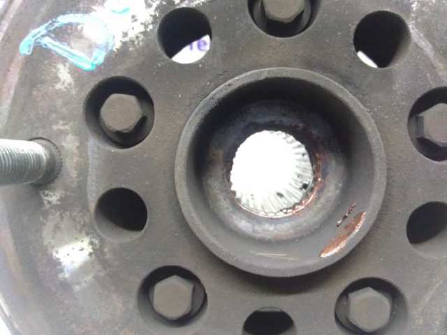 FORD 2350082 Mangueta delantera derecha  en stock Valencia