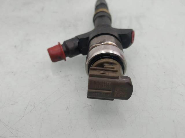 236700G010 Inyector  en stock Granada