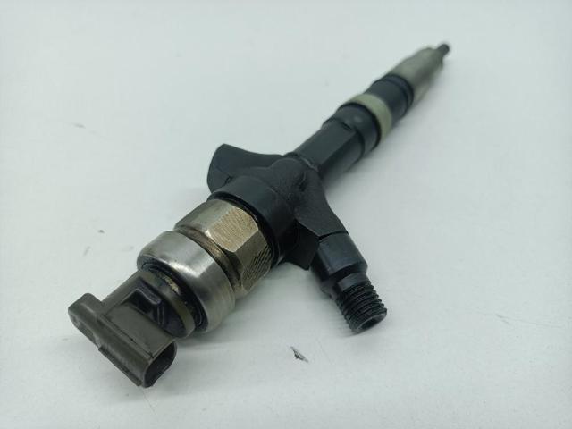 TOYOTA 236700G040 Inyector de combustible  disponible Valladolid