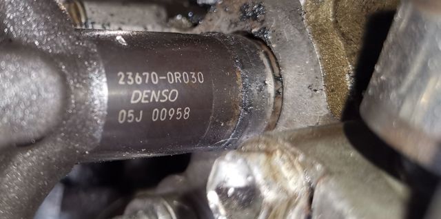 Inyectores 236700R030 TOYOTA