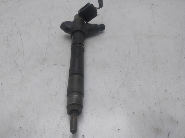 Comprar Inyector de combustible Toyota Avensis  T27 a bajo precio
