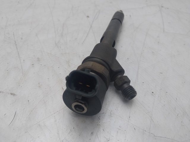 2367033040 TOYOTA Inyector  en stock Córdoba