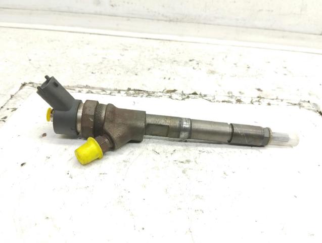2367033040 Inyector de combustible  disponible Utrera