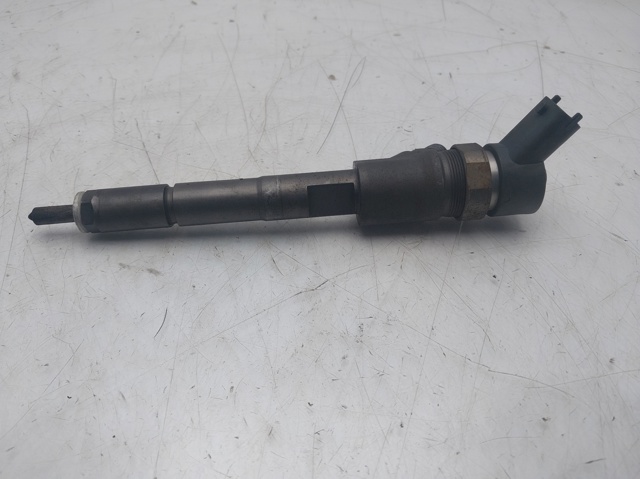 2367033040 Inyector  en stock Castellón