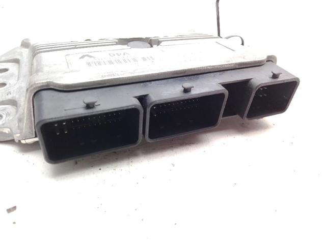 237100131R Unidad de control del motor (ECU)  disponible Utrera