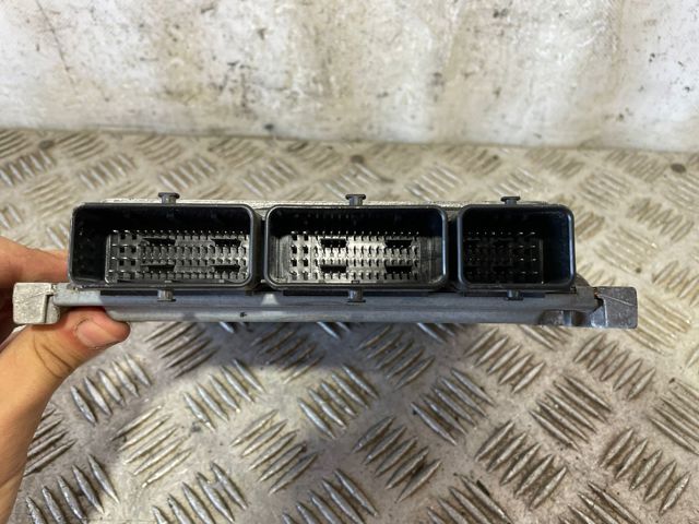 237100777R RENAULT ECU  en stock Gandía