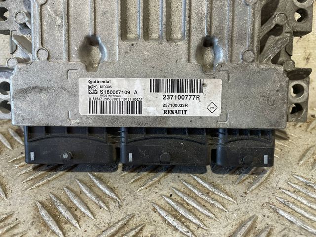 RENAULT 237100777R Unidad de control del motor (ECU)  disponible Valladolid