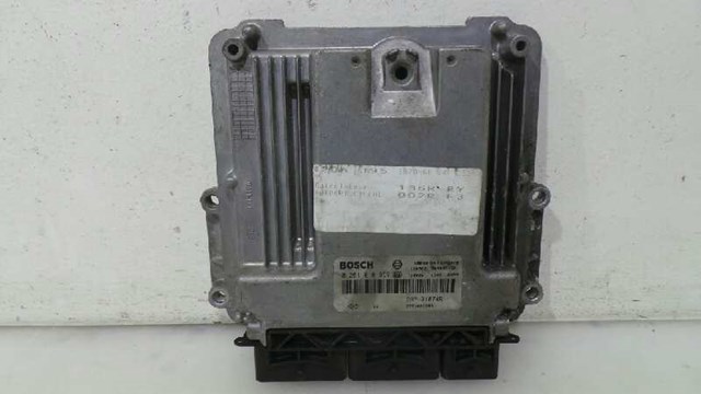 237101074R RENAULT ECU  en stock Huelva