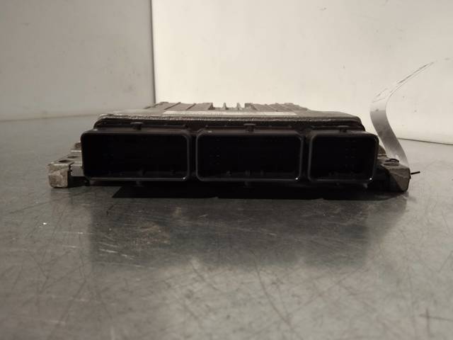 237101478R Unidad de control del motor (ECU)  disponible Utrera