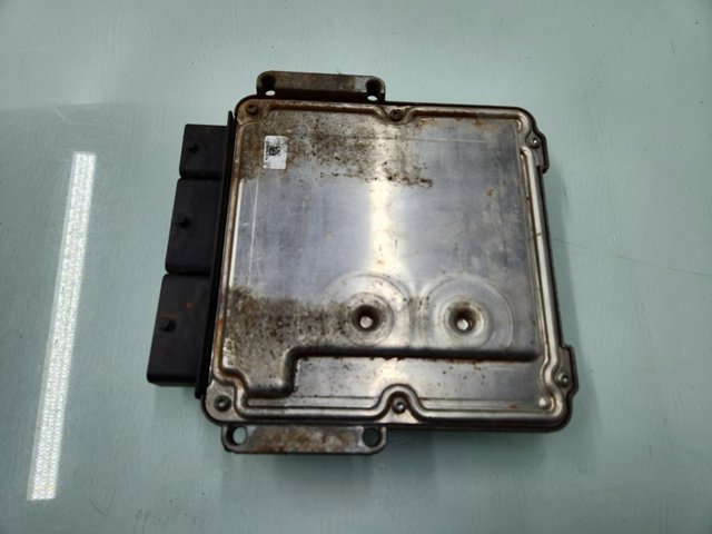 237102265R RENAULT ECU  en stock Huelva
