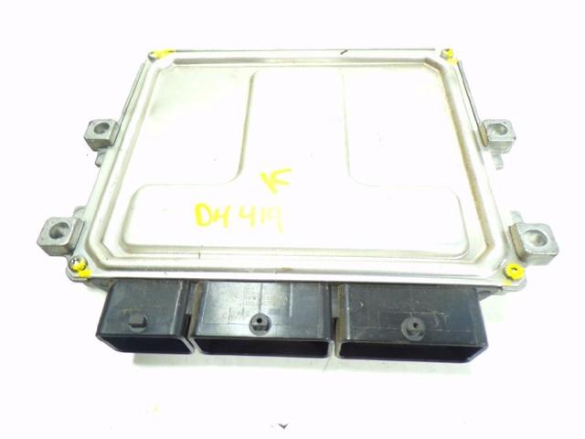 237103008R RENAULT ECU  en stock Huelva