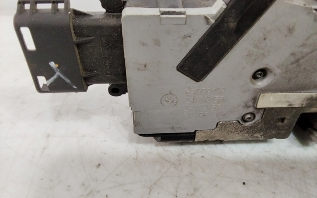24099158 PEUGEOT Cerradura de la puerta trasera derecha  en stock Córdoba
