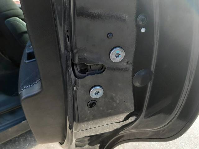 PEUGEOT 24099158 Cerradura de la puerta trasera derecha  en stock Salamanca