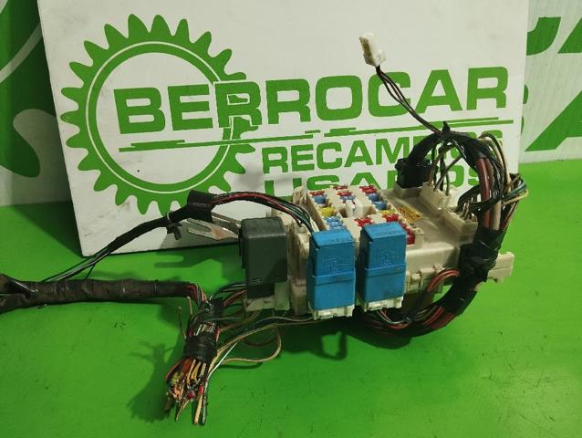 243505M310 Caja de fusibles  comprar en Reus